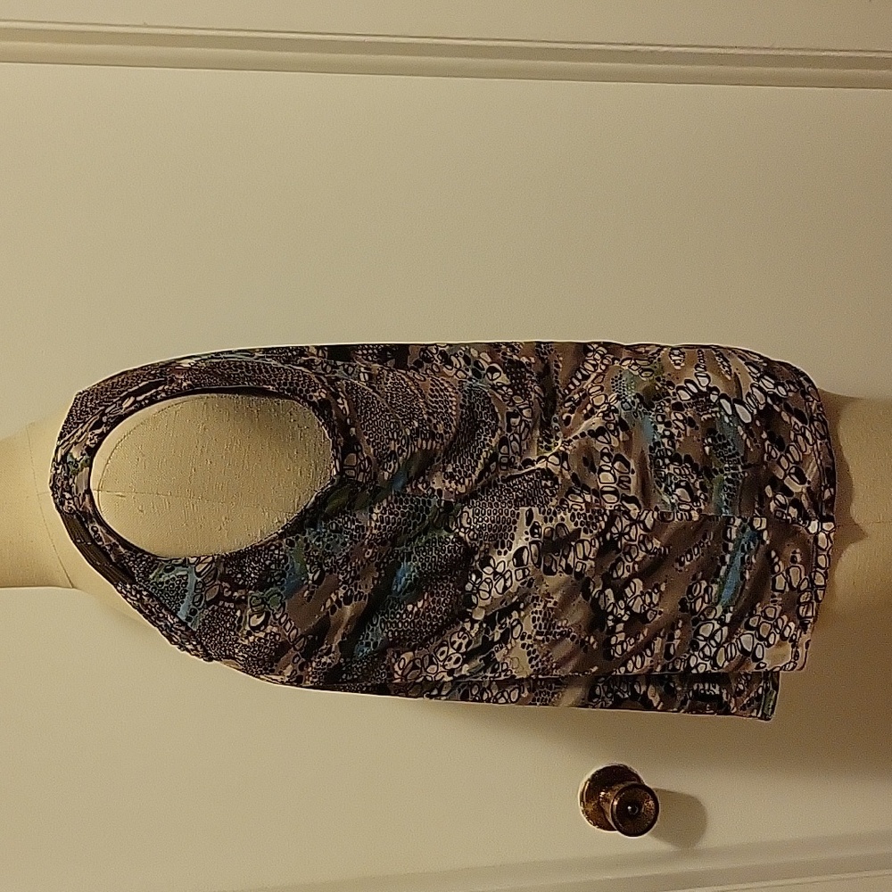 RQT Beaded Tank/ Shell - Picture 5 of 7